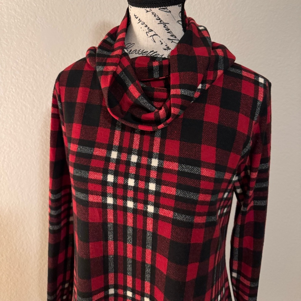 NEW NEVER WORN. R&K Red and Black Plaid Sweater Dress, attachable cowl neck